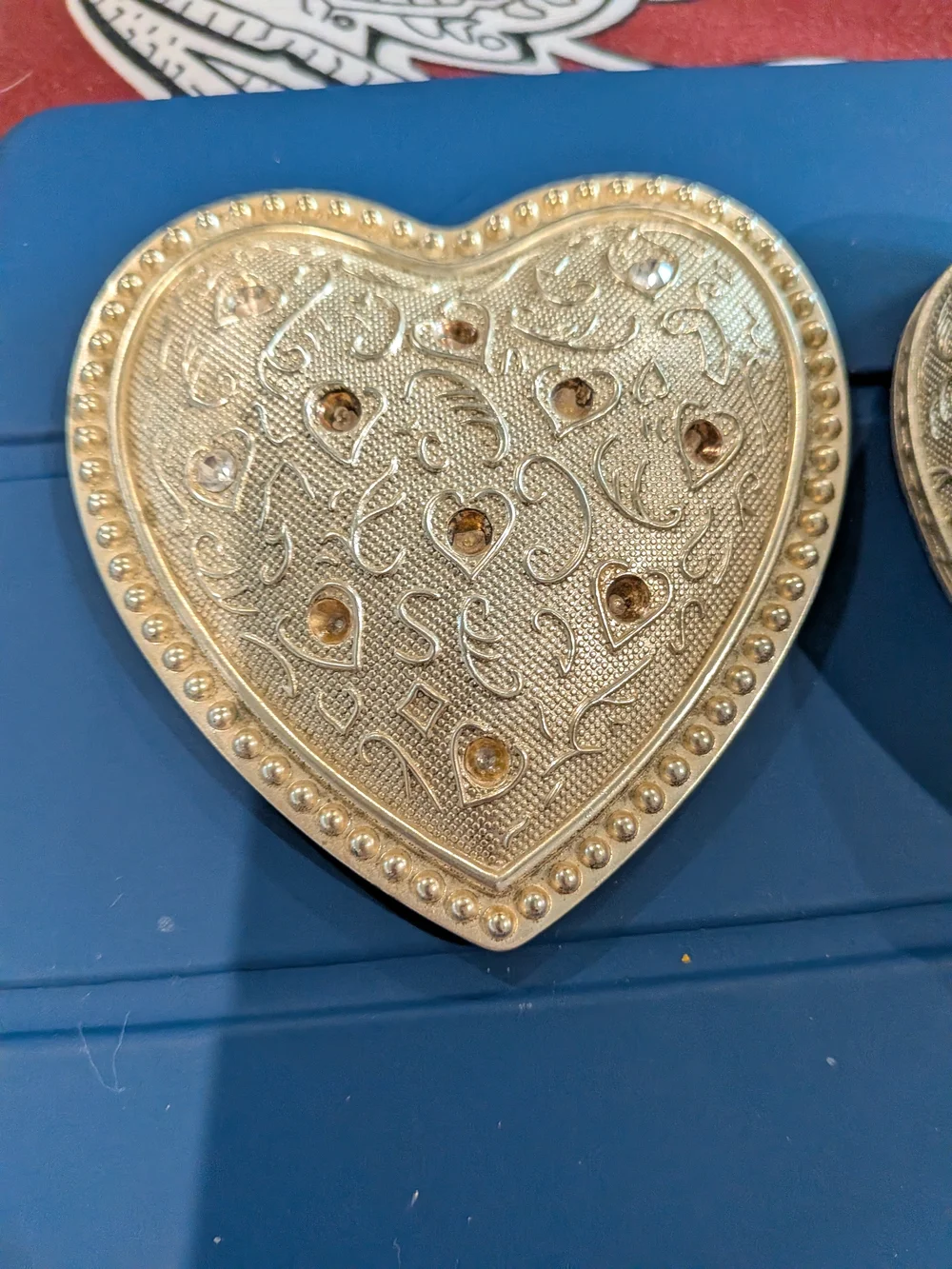 Vintage Gold Heart Decorative Jewelry Box - Elegant Heart-Shaped Trinket Case